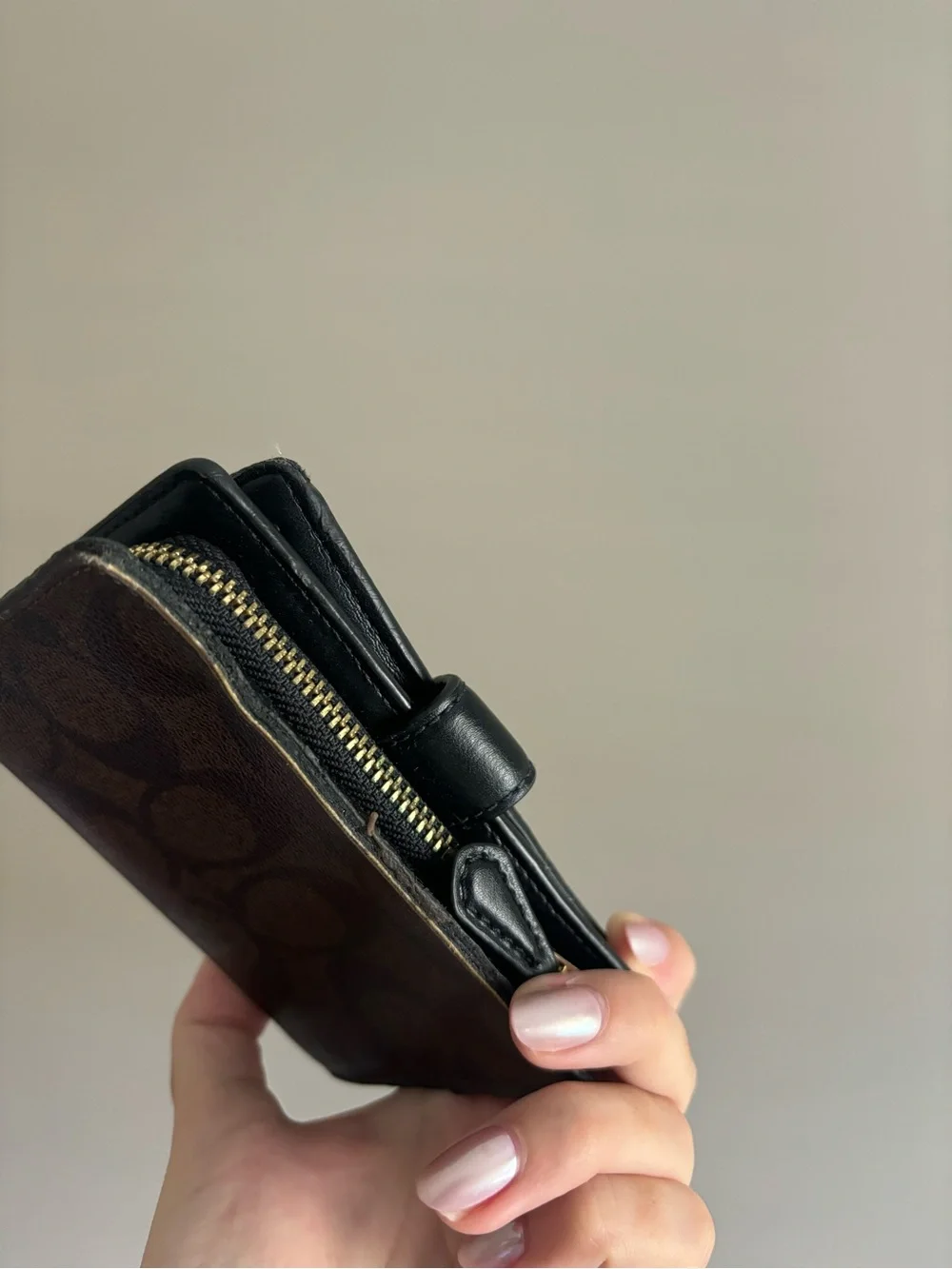 Coach Signature Medium Corner Zip Wallet